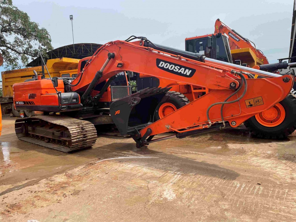 รถแบคโฮ doosan